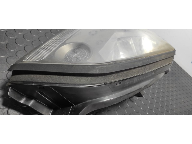 Recambio de faro derecho para hyundai tucson (jm) 2.0 crdi comfort (4wd) referencia OEM IAM 92102-2EXXX  