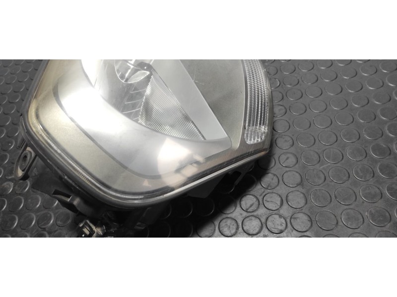 Recambio de faro derecho para hyundai tucson (jm) 2.0 crdi comfort (4wd) referencia OEM IAM 92102-2EXXX  