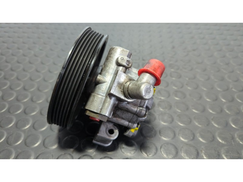 Recambio de bomba direccion para mercedes-benz clase c (w203) berlina 200 cdi (203.004) referencia OEM IAM A6112300115  