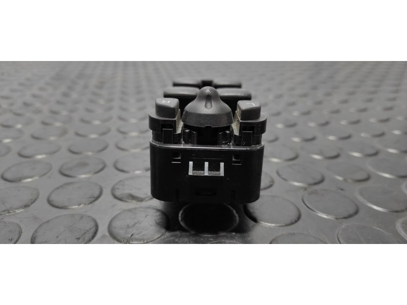 Recambio de mando elevalunas delantero izquierdo para land rover range rover sport autobiography limited edition referencia OEM 