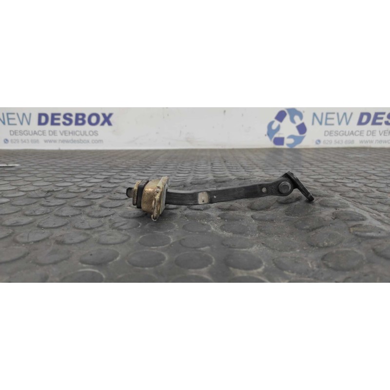 Recambio de retenedor puerta derecha para hyundai tucson (jm) 2.0 crdi cat referencia OEM IAM   