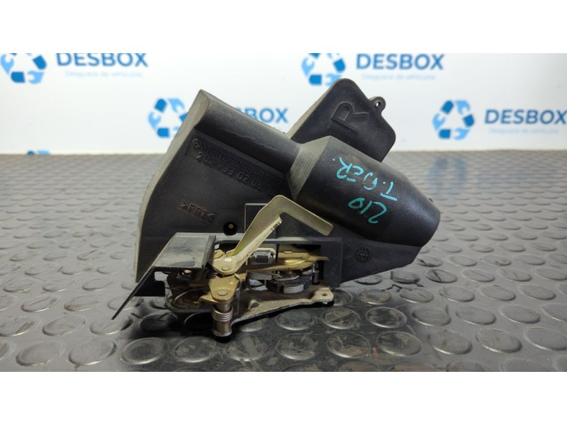 Recambio de cerradura puerta trasera derecha para mercedes-benz clase e (w210) berlina 3.2 v6 18v cat referencia OEM IAM 2027330