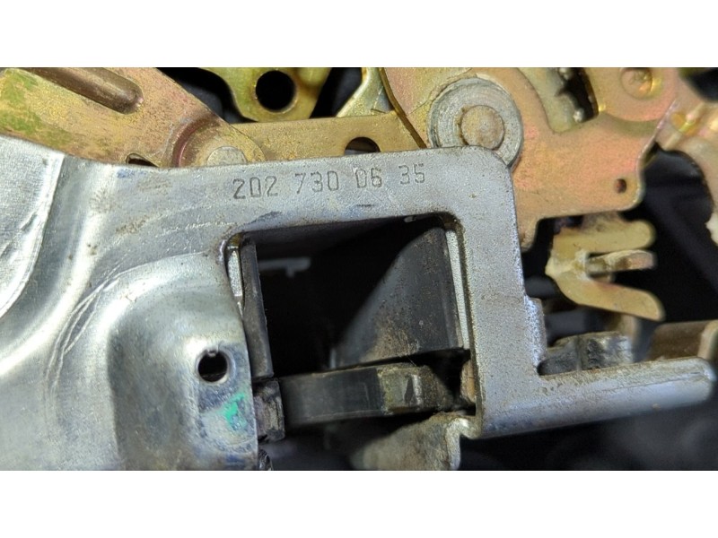Recambio de cerradura puerta trasera derecha para mercedes-benz clase e (w210) berlina 3.2 v6 18v cat referencia OEM IAM 2027330