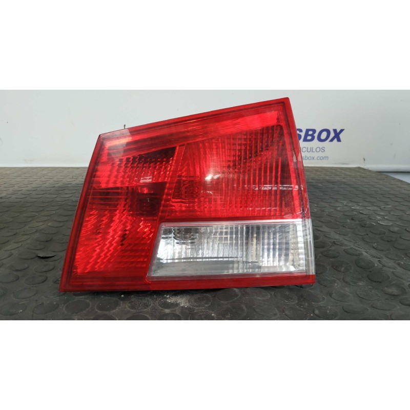 Recambio de piloto porton derecho para opel vectra c caravan 1.9 16v cdti cat (z 19 dth / lrd) referencia OEM IAM 24469464  