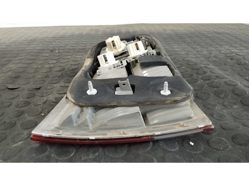 Recambio de piloto porton derecho para opel vectra c caravan 1.9 16v cdti cat (z 19 dth / lrd) referencia OEM IAM 24469464  