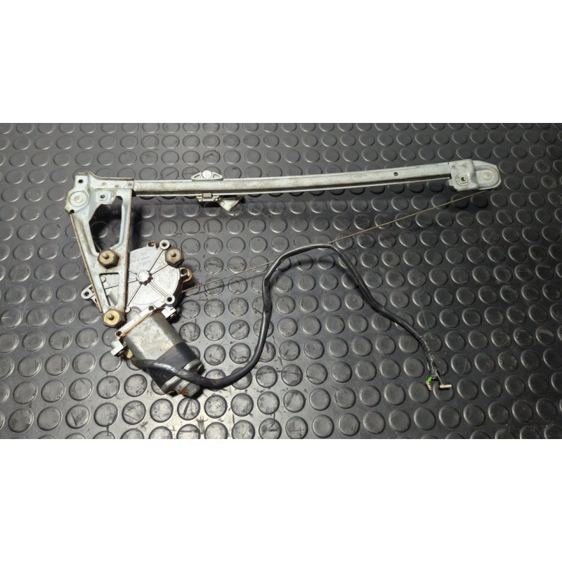 Recambio de elevalunas trasero izquierdo para mercedes-benz clase e (w124) berlina 3.0 referencia OEM IAM 680641073  