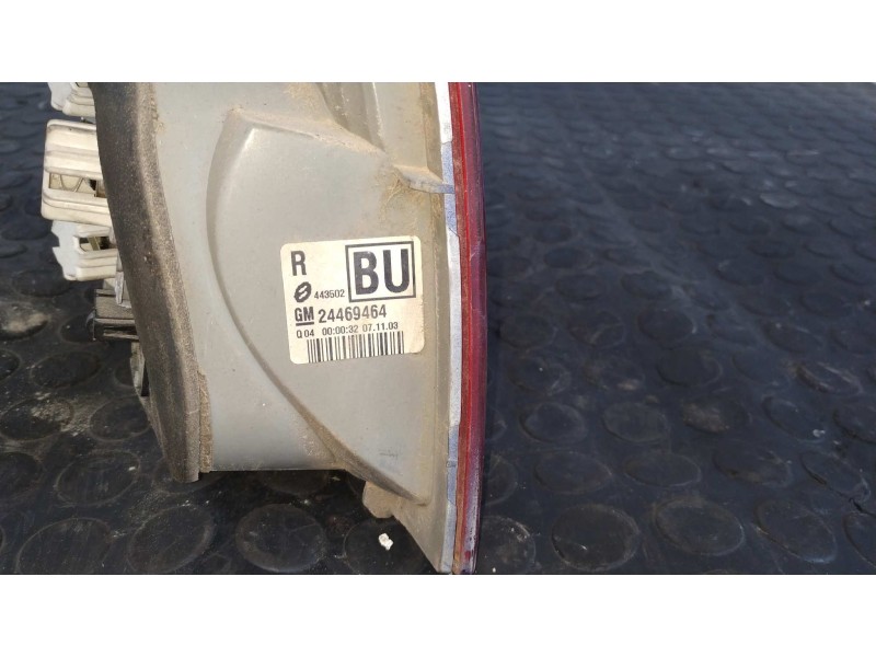 Recambio de piloto porton derecho para opel vectra c caravan 1.9 16v cdti cat (z 19 dth / lrd) referencia OEM IAM 24469464  