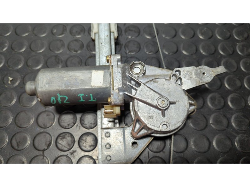 Recambio de elevalunas trasero izquierdo para mercedes-benz clase c (w202) berlina 1.8 16v cat referencia OEM IAM 0130821637  