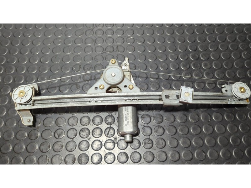 Recambio de elevalunas trasero izquierdo para mercedes-benz clase c (w202) berlina 1.8 16v cat referencia OEM IAM 0130821637  