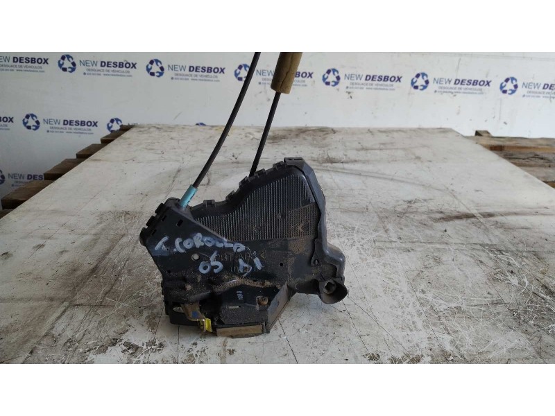 Recambio de cerradura puerta delantera izquierda para toyota corolla (e12) 2.0 d-4d linea luna berlina referencia OEM IAM 690401
