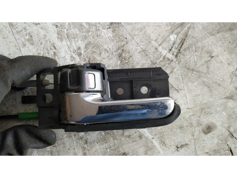 Recambio de cerradura puerta delantera izquierda para toyota corolla (e12) 2.0 d-4d linea luna berlina referencia OEM IAM 690401
