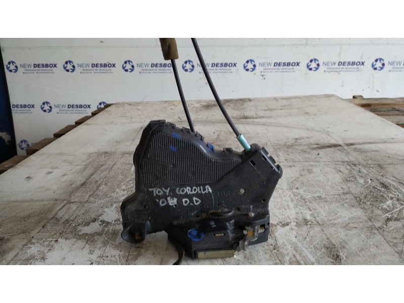 Recambio de cerradura puerta delantera derecha para toyota corolla (e12) 2.0 d-4d linea luna berlina referencia OEM IAM 69030124