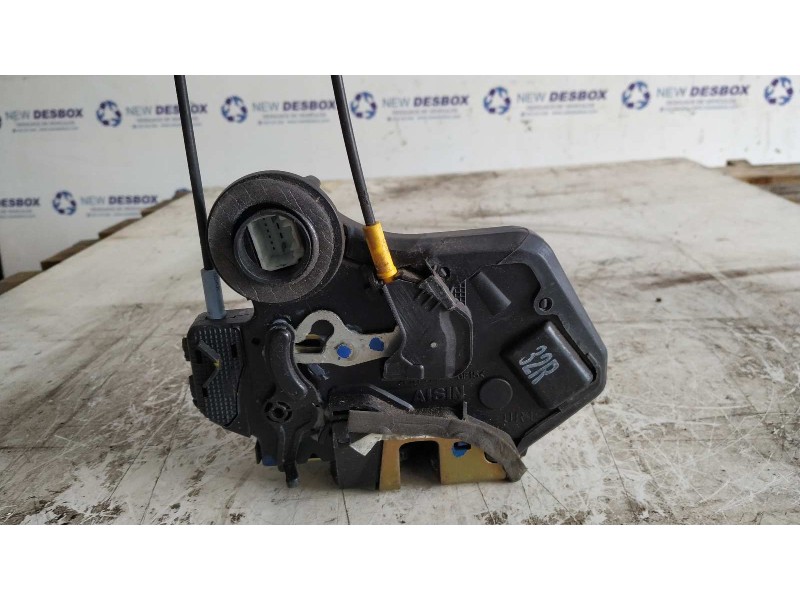 Recambio de cerradura puerta trasera derecha para toyota corolla (e12) 2.0 d-4d linea luna berlina referencia OEM IAM 6905012350