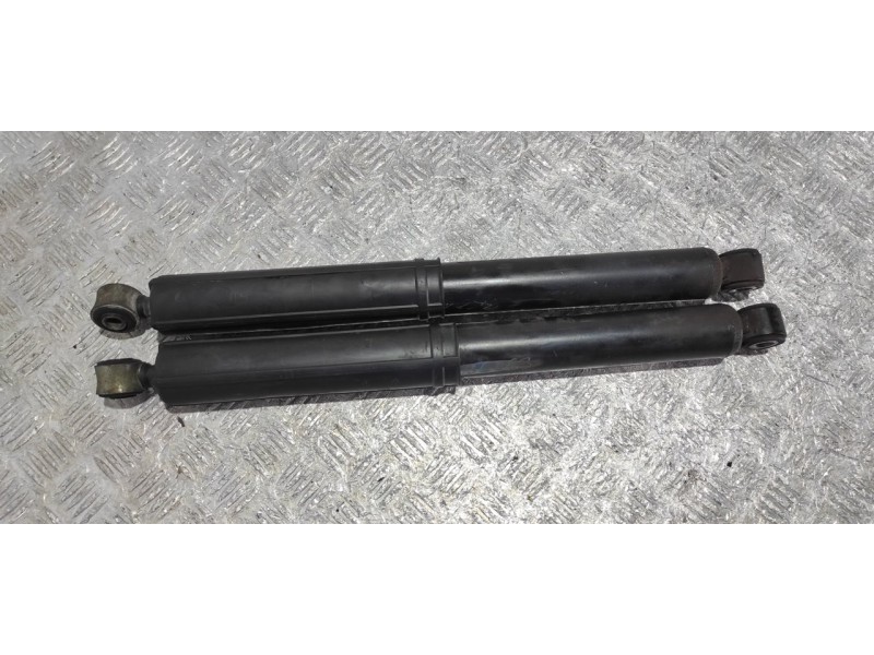 Recambio de juego amortiguadores traseros para nissan interstar mod. 04 (x70) 2.5 dci diesel cat referencia OEM IAM 814903005693