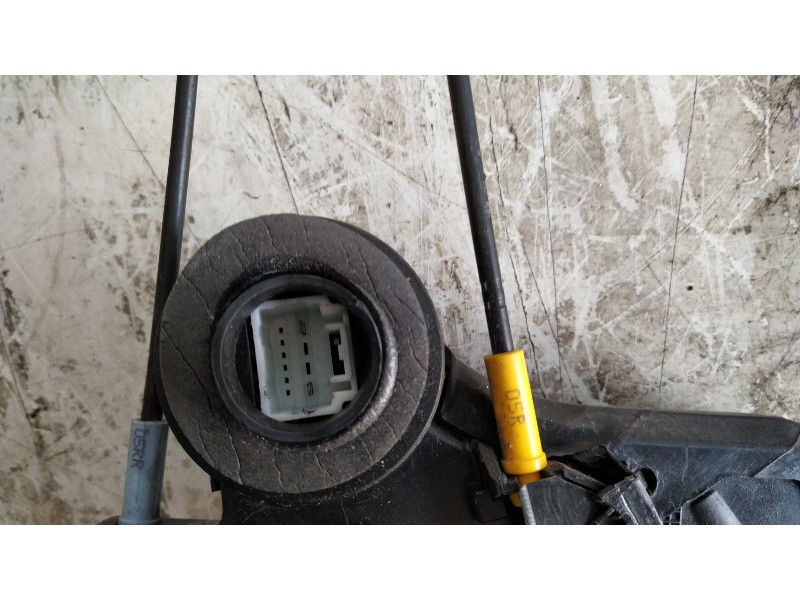 Recambio de cerradura puerta trasera derecha para toyota corolla (e12) 2.0 d-4d linea luna berlina referencia OEM IAM 6905012350