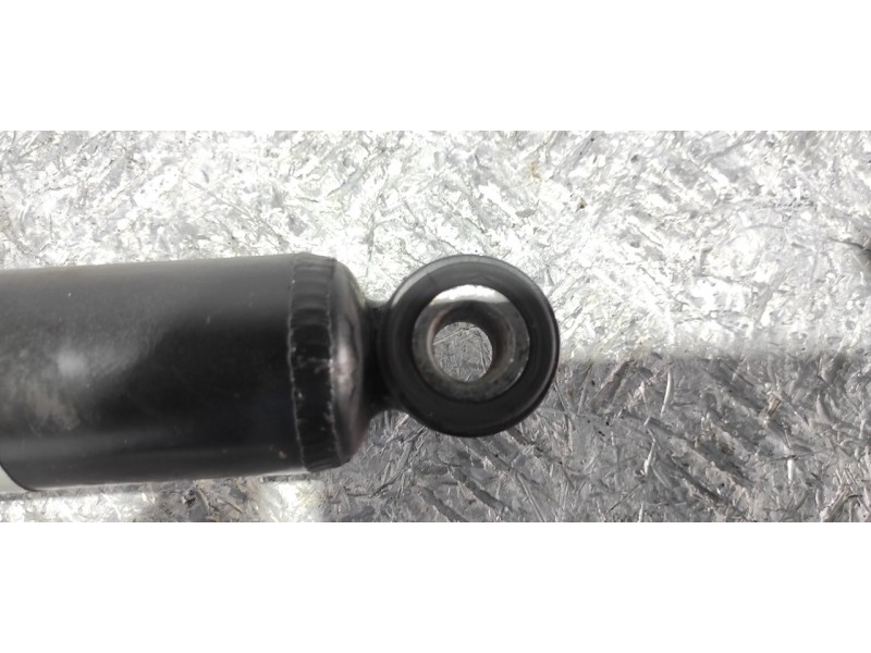 Recambio de juego amortiguadores traseros para nissan interstar mod. 04 (x70) 2.5 dci diesel cat referencia OEM IAM 814903005693
