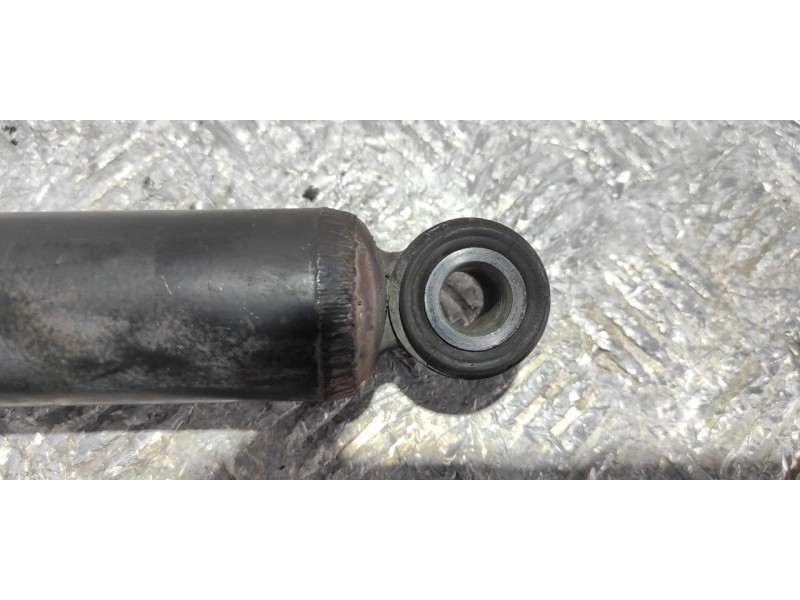 Recambio de juego amortiguadores traseros para nissan interstar mod. 04 (x70) 2.5 dci diesel cat referencia OEM IAM 814903005693