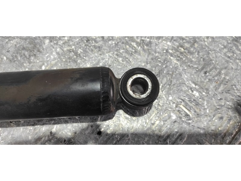 Recambio de juego amortiguadores traseros para nissan interstar mod. 04 (x70) 2.5 dci diesel cat referencia OEM IAM 814903005693
