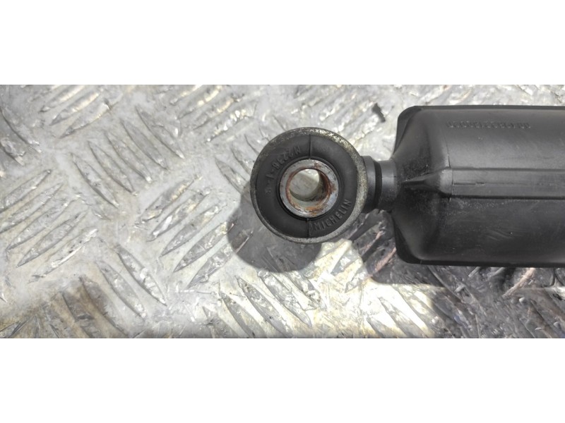 Recambio de juego amortiguadores traseros para nissan interstar mod. 04 (x70) 2.5 dci diesel cat referencia OEM IAM 814903005693