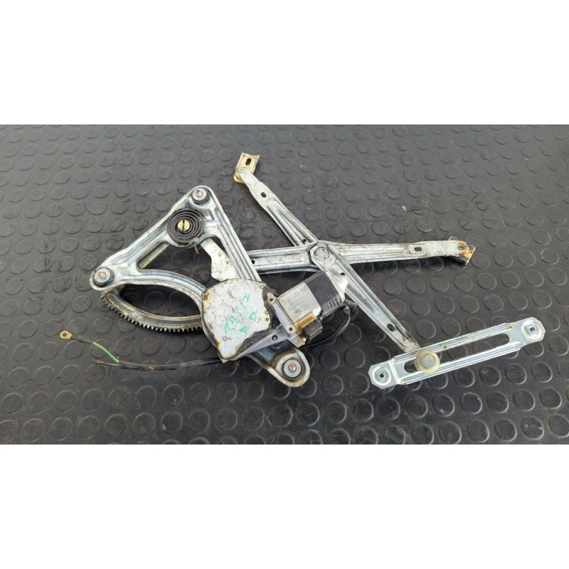 Recambio de elevalunas delantero derecho para mercedes-benz clase s (w126) berlina+coupe se 300 referencia OEM IAM 0130821102  