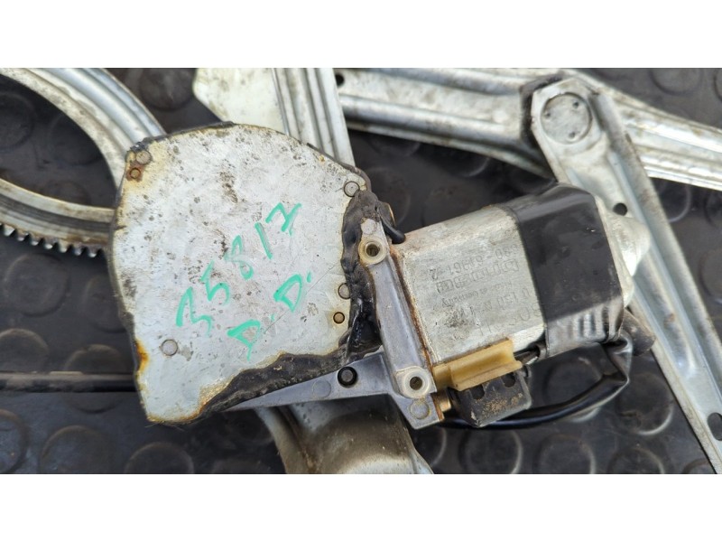 Recambio de elevalunas delantero derecho para mercedes-benz clase s (w126) berlina+coupe se 300 referencia OEM IAM 0130821102  