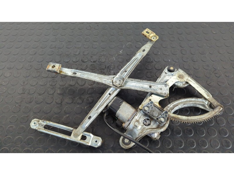 Recambio de elevalunas delantero derecho para mercedes-benz clase s (w126) berlina+coupe se 300 referencia OEM IAM 0130821102  