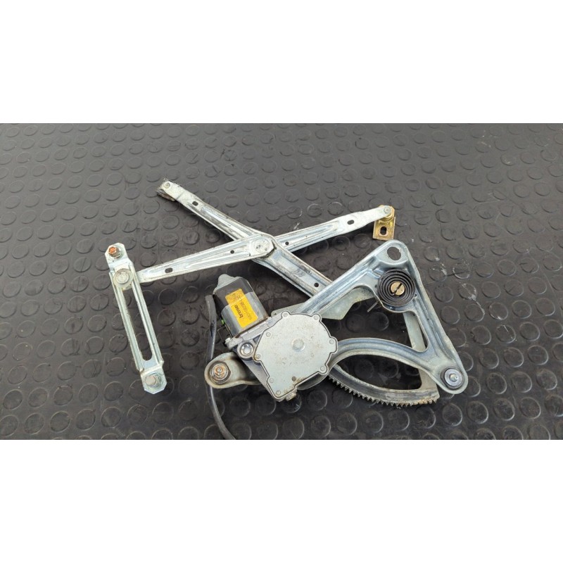 Recambio de elevalunas delantero izquierdo para mercedes-benz clase s (w126) berlina+coupe se 300 referencia OEM IAM 68016929800