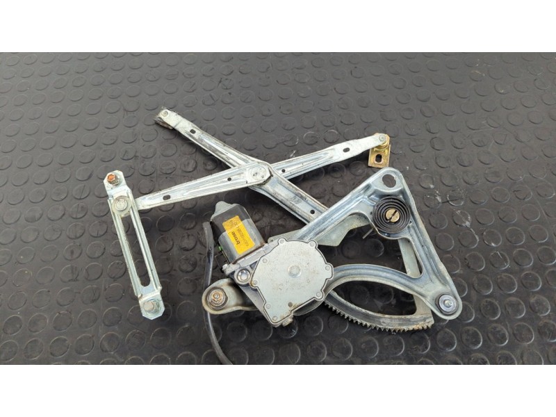 Recambio de elevalunas delantero izquierdo para mercedes-benz clase s (w126) berlina+coupe se 300 referencia OEM IAM 68016929800