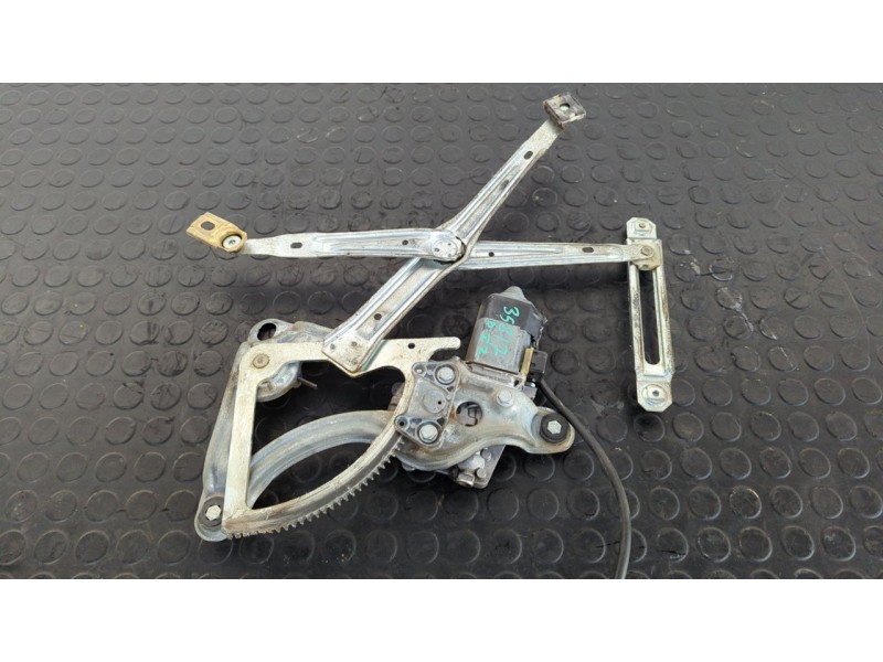 Recambio de elevalunas delantero izquierdo para mercedes-benz clase s (w126) berlina+coupe se 300 referencia OEM IAM 68016929800