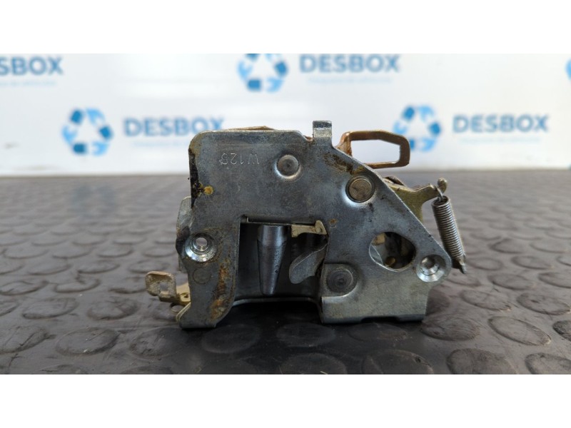 Recambio de cerradura puerta trasera derecha para mercedes-benz clase s (w126) berlina+coupe se 300 referencia OEM IAM 123733020