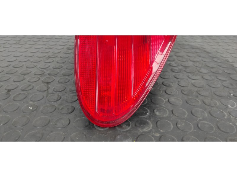 Recambio de piloto trasero derecho para mercedes-benz clase e (w210) berlina 3.2 v6 18v cat referencia OEM IAM A2108204464  