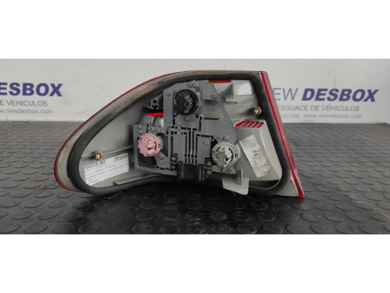 Recambio de piloto trasero derecho para mercedes-benz clase e (w210) berlina 3.2 v6 18v cat referencia OEM IAM A2108204464  