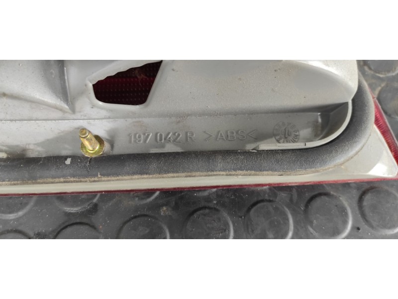 Recambio de piloto trasero derecho para mercedes-benz clase e (w210) berlina 3.2 v6 18v cat referencia OEM IAM A2108204464  