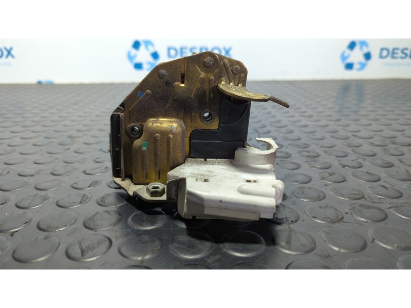 Recambio de cerradura puerta delantera derecha para mercedes-benz clase c (w201) berlina 1.8 e 190 (201.018) referencia OEM IAM 