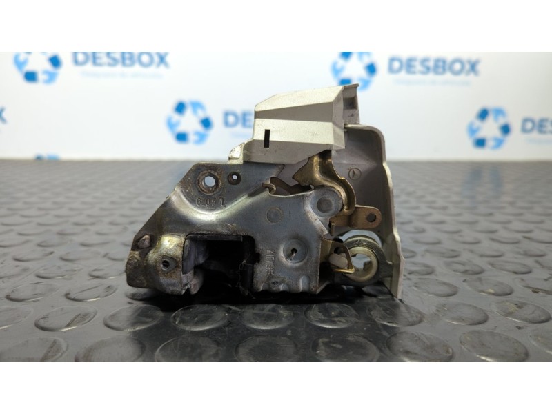 Recambio de cerradura puerta delantera derecha para mercedes-benz clase c (w201) berlina 1.8 e 190 (201.018) referencia OEM IAM 