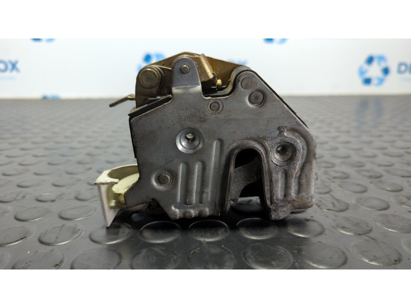 Recambio de cerradura puerta delantera derecha para mercedes-benz clase c (w201) berlina 1.8 e 190 (201.018) referencia OEM IAM 