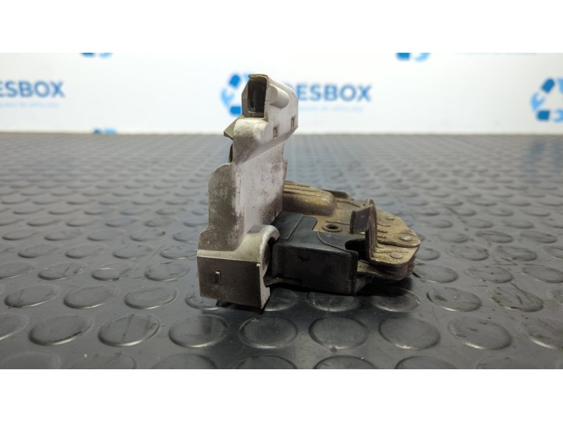 Recambio de cerradura puerta delantera derecha para mercedes-benz clase c (w201) berlina 1.8 e 190 (201.018) referencia OEM IAM 