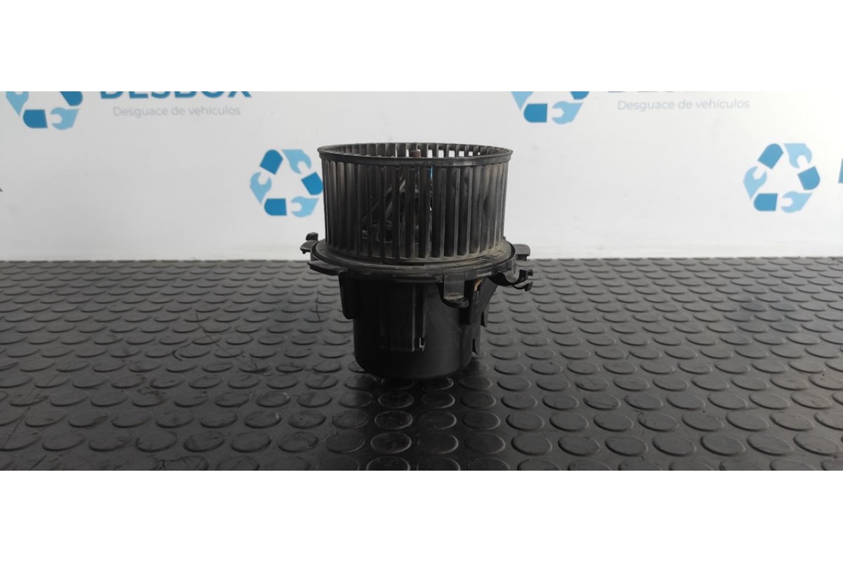 Recambio de motor calefaccion para nissan interstar mod. 04 (x70) 2.5 dci diesel cat referencia OEM IAM H6868  