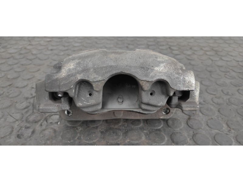Recambio de pinza de freno delantera izquierda para renault megane iii berlina 5 p dynamique referencia OEM IAM 950  