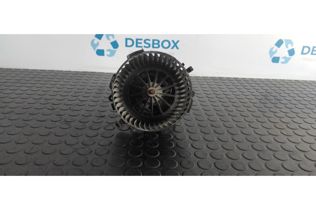 Recambio de motor calefaccion para nissan interstar mod. 04 (x70) 2.5 dci diesel cat referencia OEM IAM H6868  