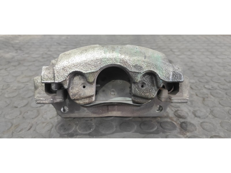 Recambio de pinza de freno delantera derecha para renault megane iii berlina 5 p dynamique referencia OEM IAM 951  