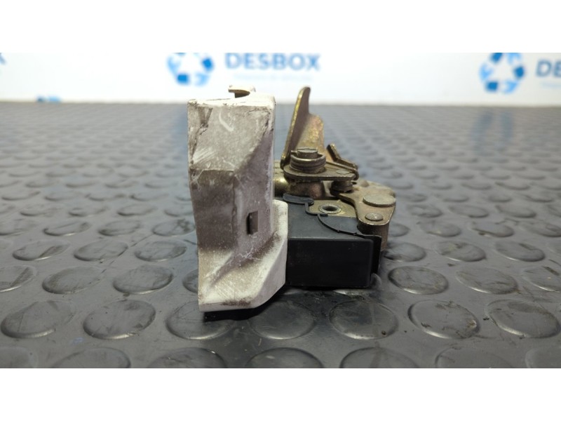 Recambio de cerradura puerta trasera derecha para mercedes-benz clase e (w124) berlina 3.0 referencia OEM IAM KIEKERT  
