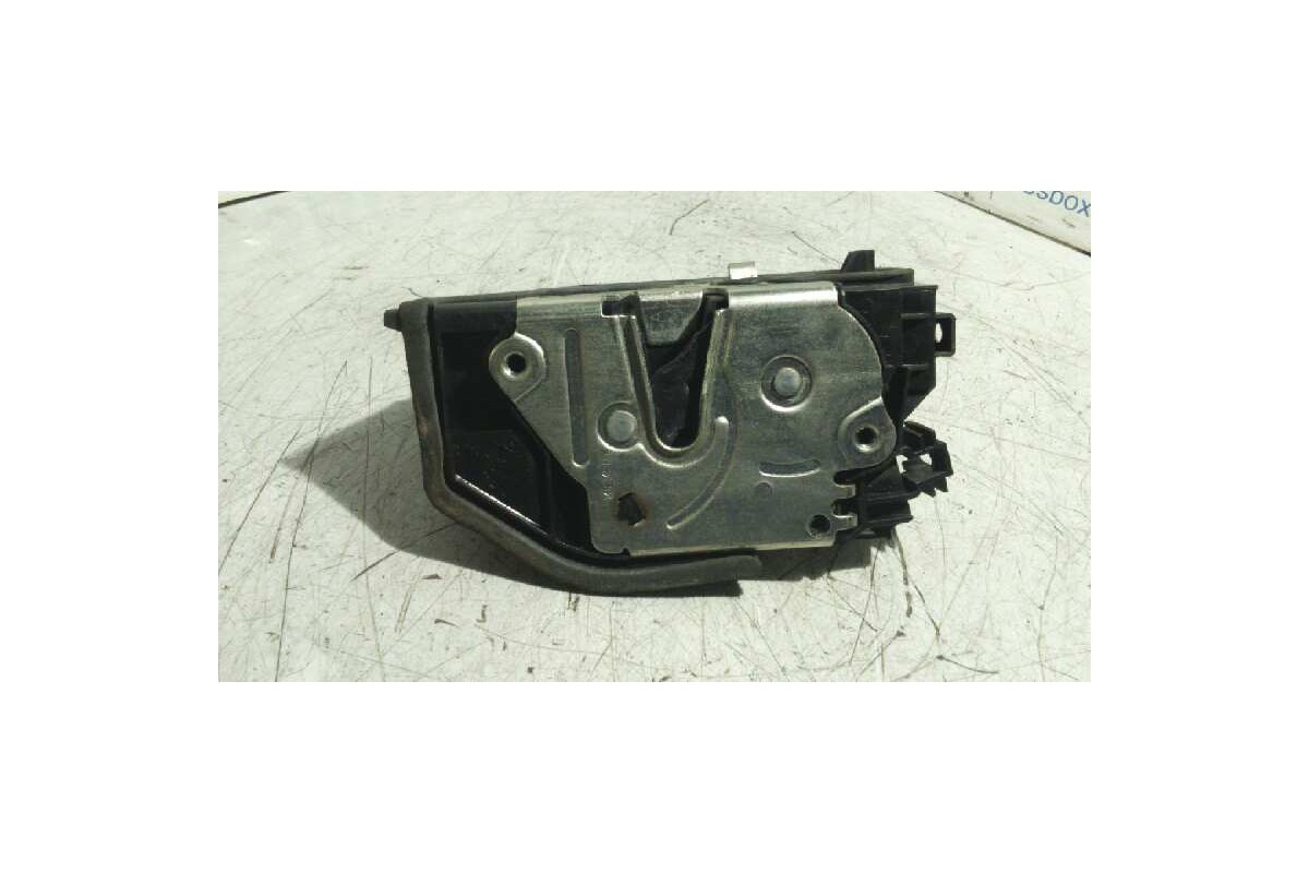 Recambio de cerradura puerta delantera izquierda para bmw serie 5 berlina (e60) 2.5 24v turbodiesel cat referencia OEM IAM 71670