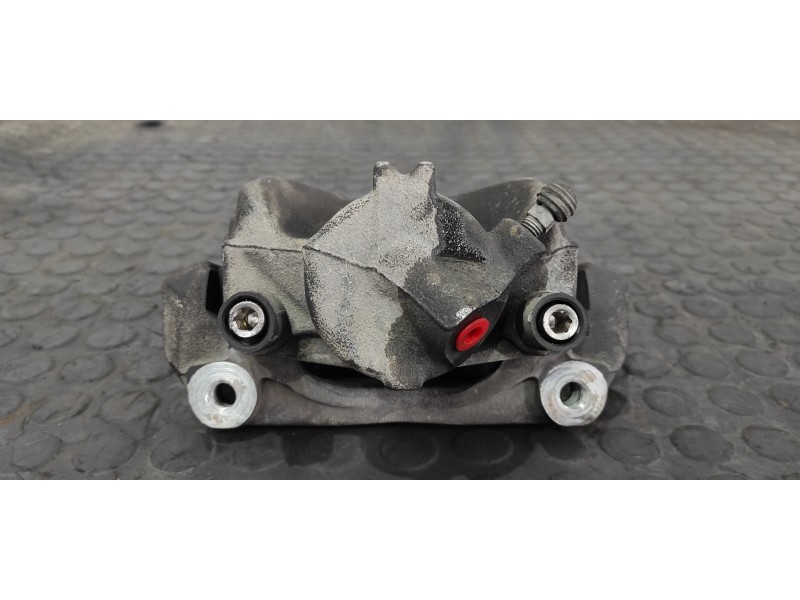 Recambio de pinza de freno delantera derecha para renault megane iii berlina 5 p dynamique referencia OEM IAM 951  