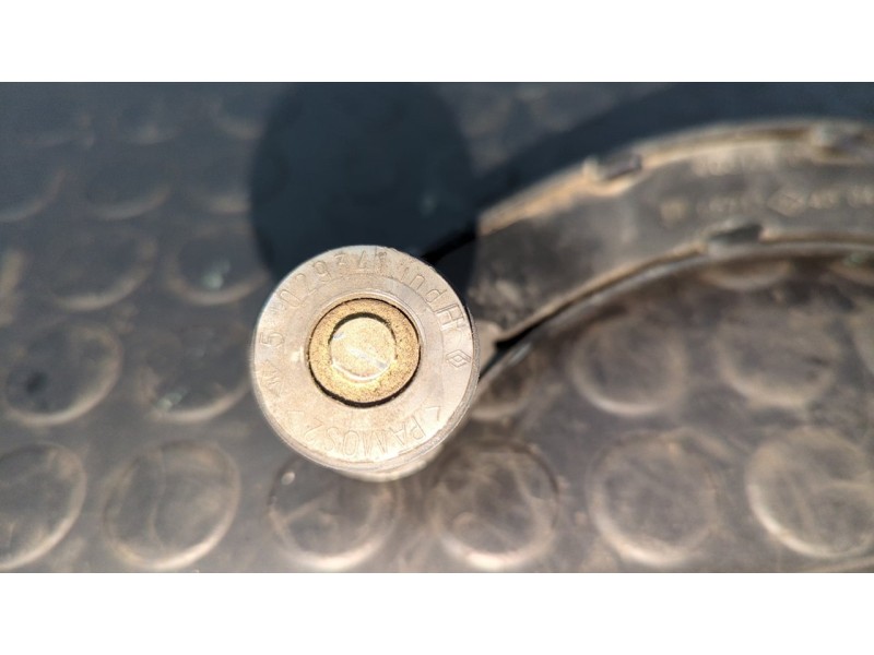 Recambio de soporte / guia puerta corredera intermedio para nissan primastar (x83) caja cerrada batalla corta 2,7t referencia OE