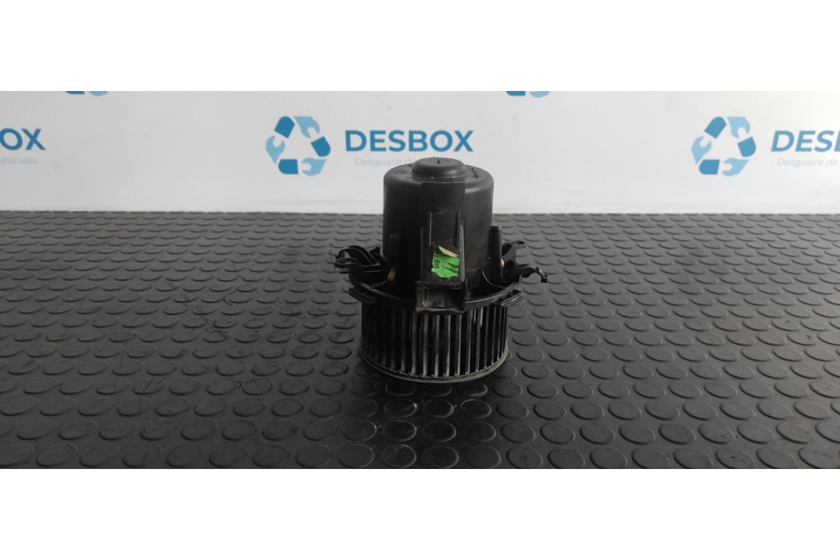 Recambio de motor calefaccion para nissan interstar mod. 04 (x70) 2.5 dci diesel cat referencia OEM IAM H6868  