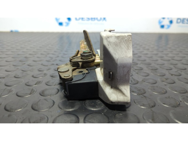 Recambio de cerradura puerta trasera izquierda para mercedes-benz clase e (w124) berlina 3.0 referencia OEM IAM KIEKERT  