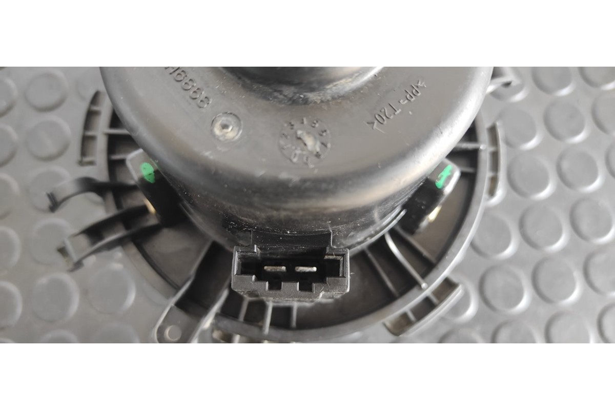 Recambio de motor calefaccion para nissan interstar mod. 04 (x70) 2.5 dci diesel cat referencia OEM IAM H6868  