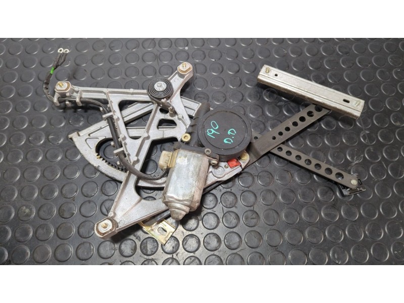Recambio de elevalunas delantero derecho para mercedes-benz clase c (w201) berlina 1.8 e 190 (201.018) referencia OEM IAM 013082