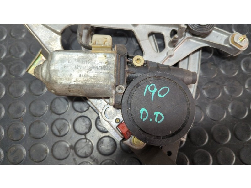 Recambio de elevalunas delantero derecho para mercedes-benz clase c (w201) berlina 1.8 e 190 (201.018) referencia OEM IAM 013082